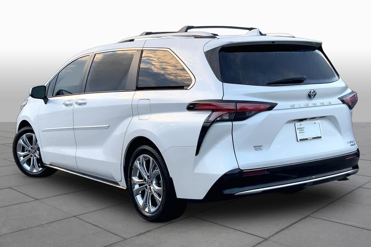 Used 2023 Wind Chill Pearl Toyota Platinum image 11