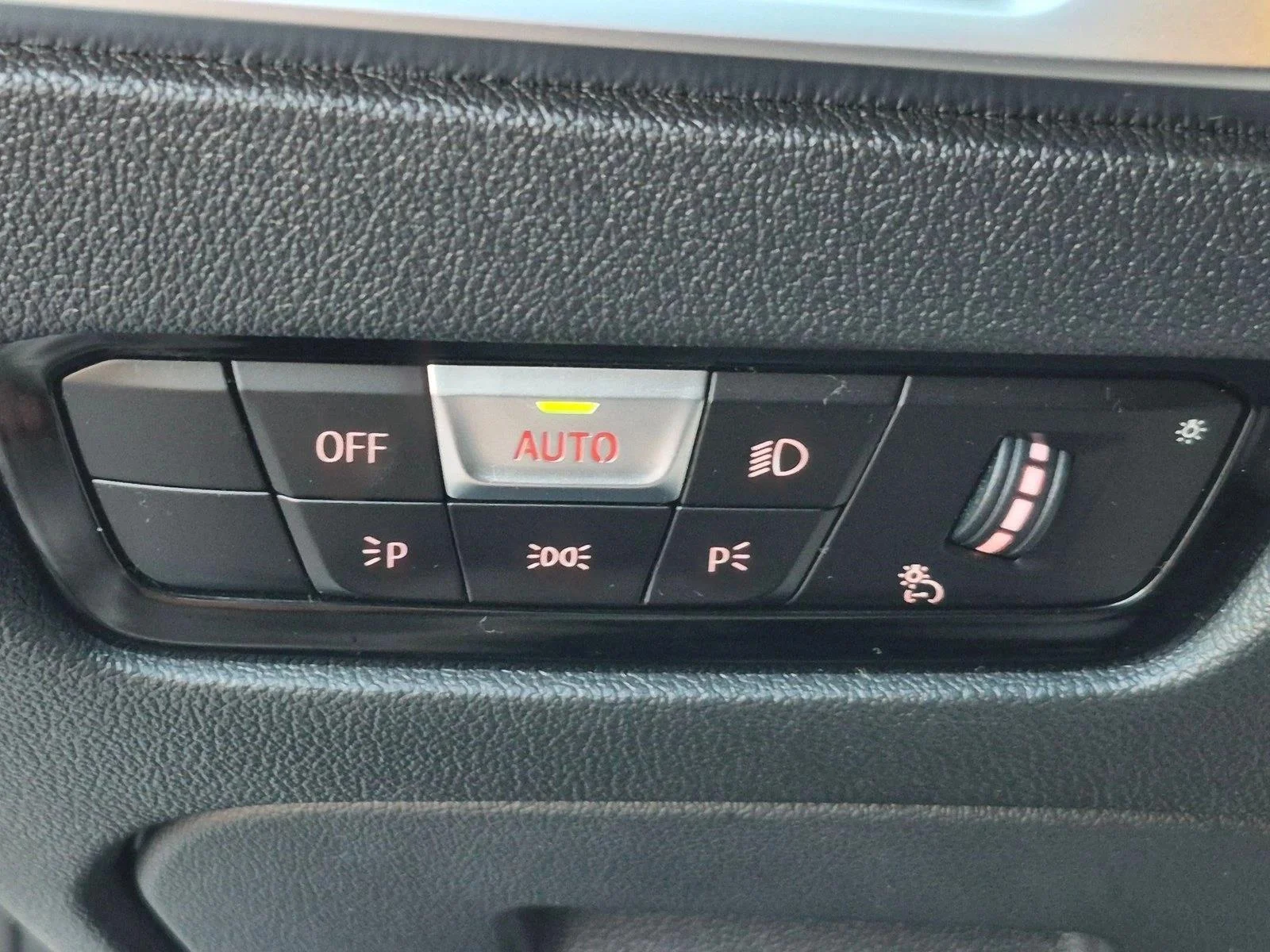 Used 2021 Alpine White BMW 330e image 14
