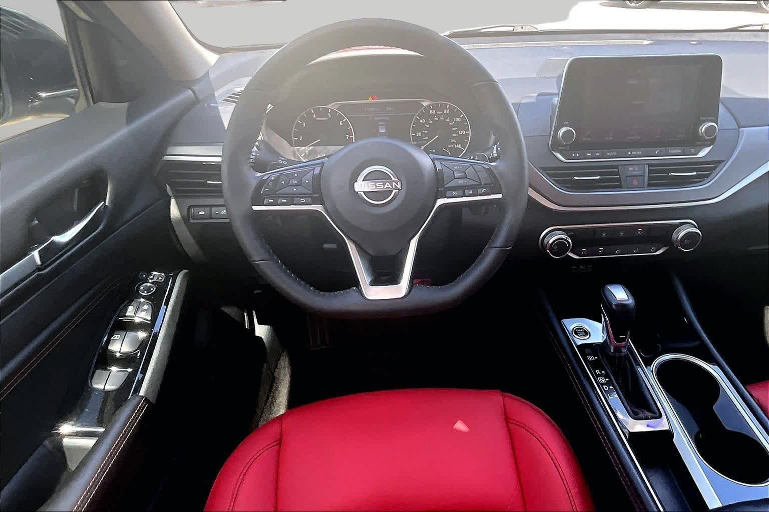 Used 2023 Brilliant Silver Metallic Nissan 2.5 SR image 5