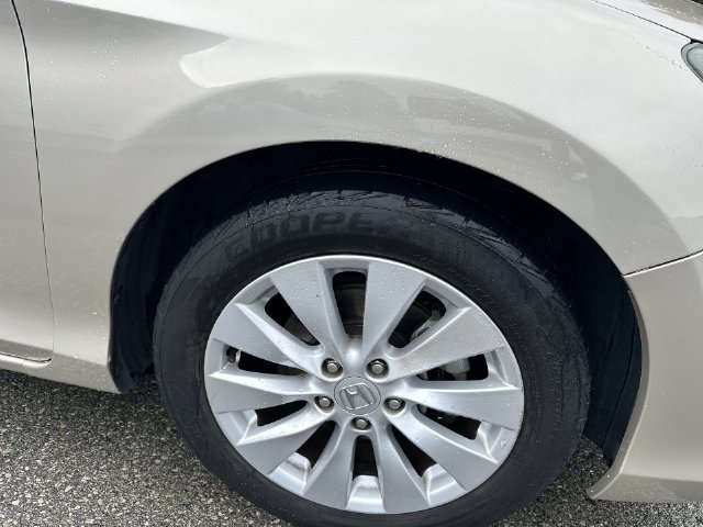 Used 2015 Champagne Frost Pearl Honda EX image 28