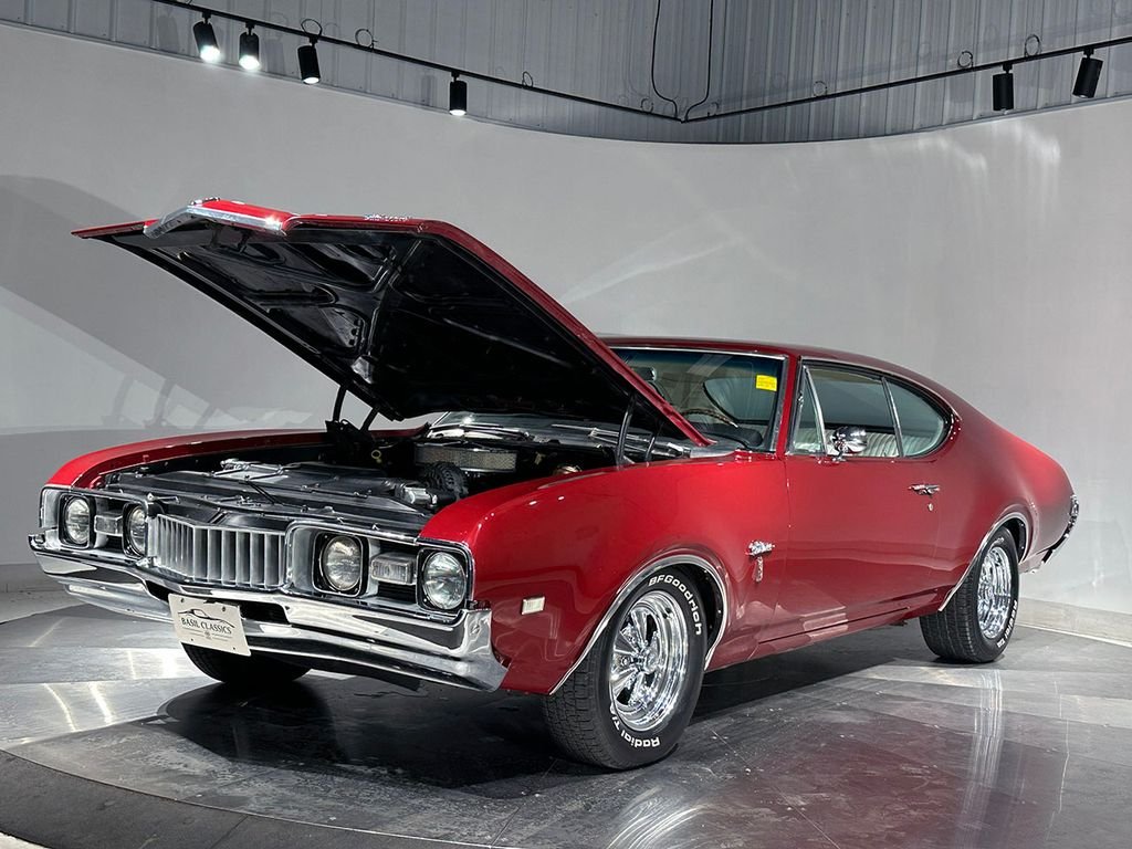 Used 1968 Red Oldsmobile Supreme image 27