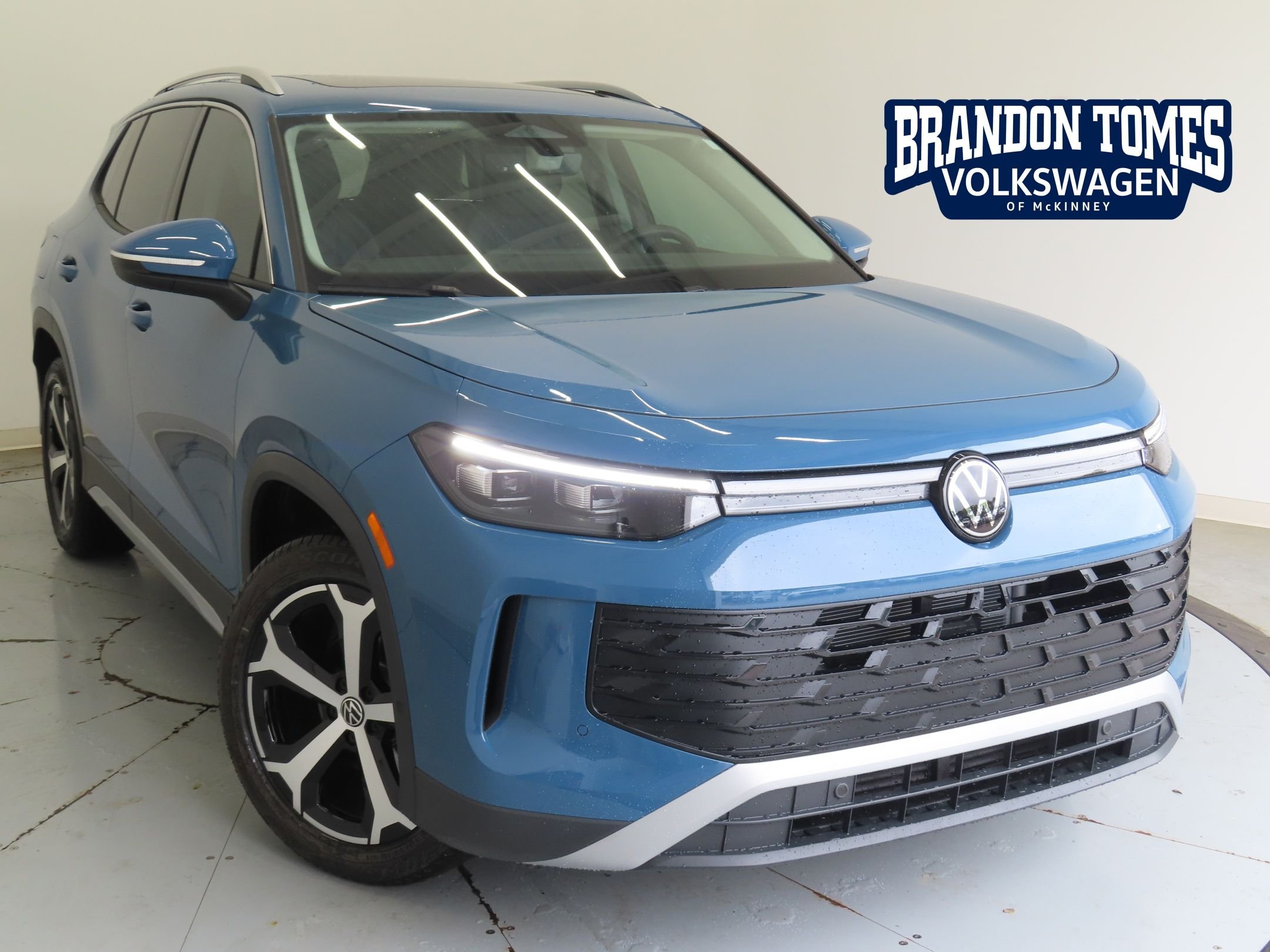 2026 Volkswagen Tiguan 2.0T SE's photo