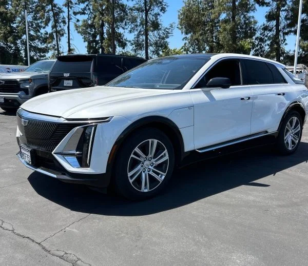 Used 2024 Cadillac LYRIQ Tech with VIN 1GYKPMRL5RZ120842 for sale in Phoenix, AZ