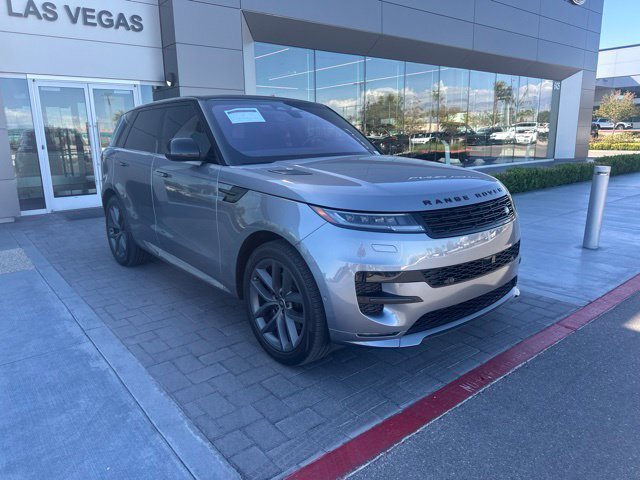 Used 2023 Gray Land Rover SE Dynamic image 3