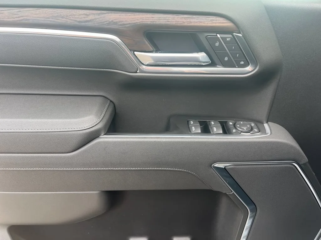 2026 GMC Sierra 1500 SLT - Photo 11