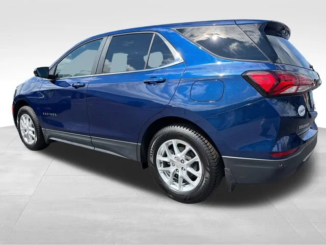 Used 2022 BLUE GLOW METALLIC Chevrolet LT image 3