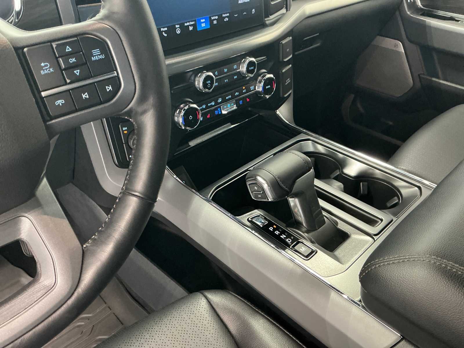 Used 2024 Star White Metallic Tri-Coat Ford LARIAT image 15