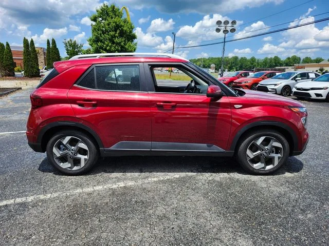 Used 2024 Red Hyundai SEL image 9