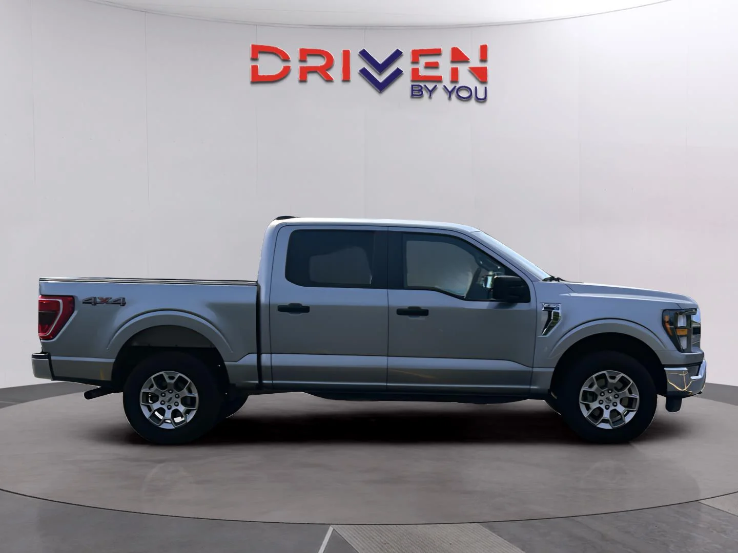Used 2023 Iconic Silver Ford XLT image 6