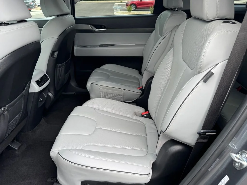 Used 2024 Gray Hyundai SEL image 13