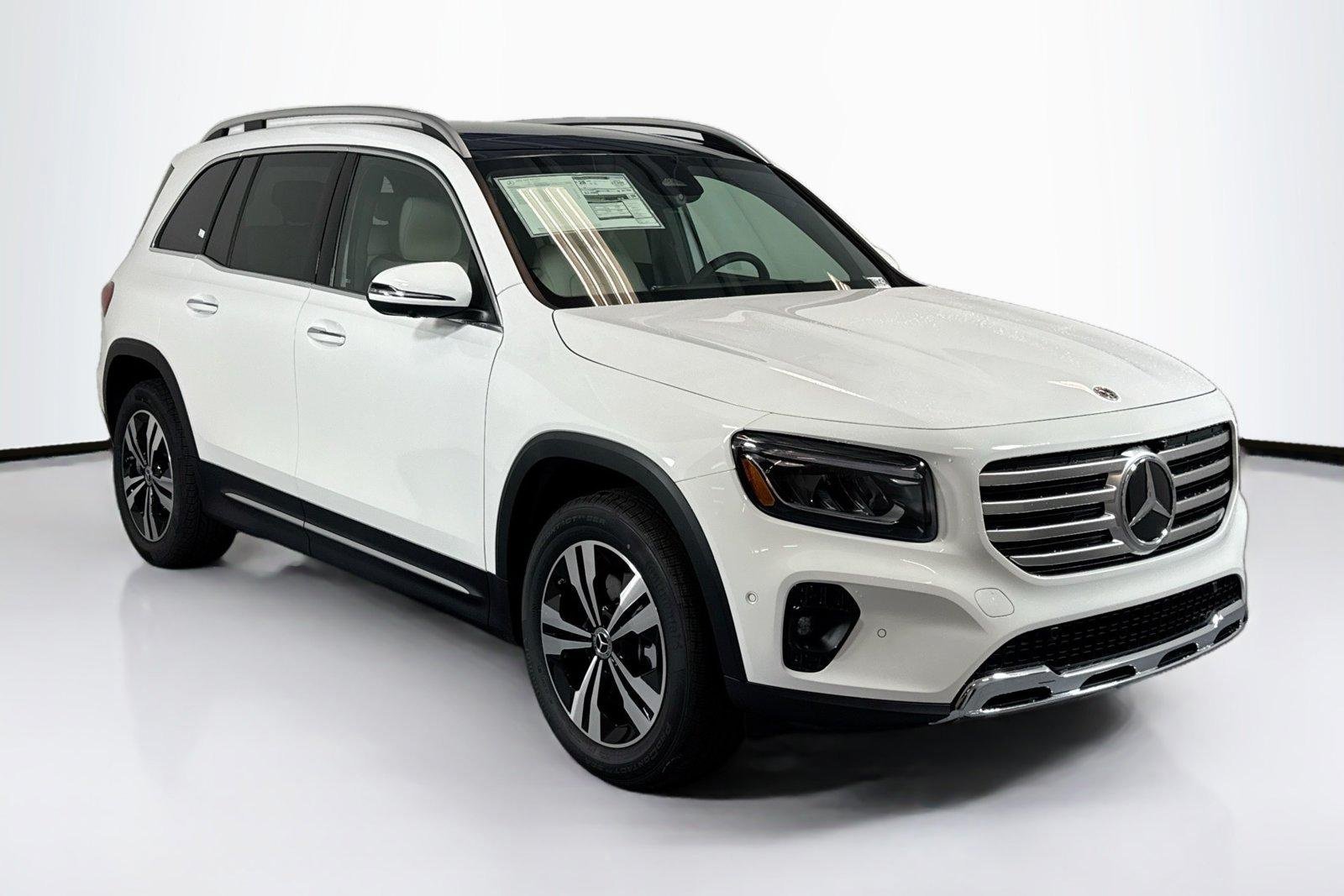New 2026 Polar White Mercedes-Benz GLB 250 image 3