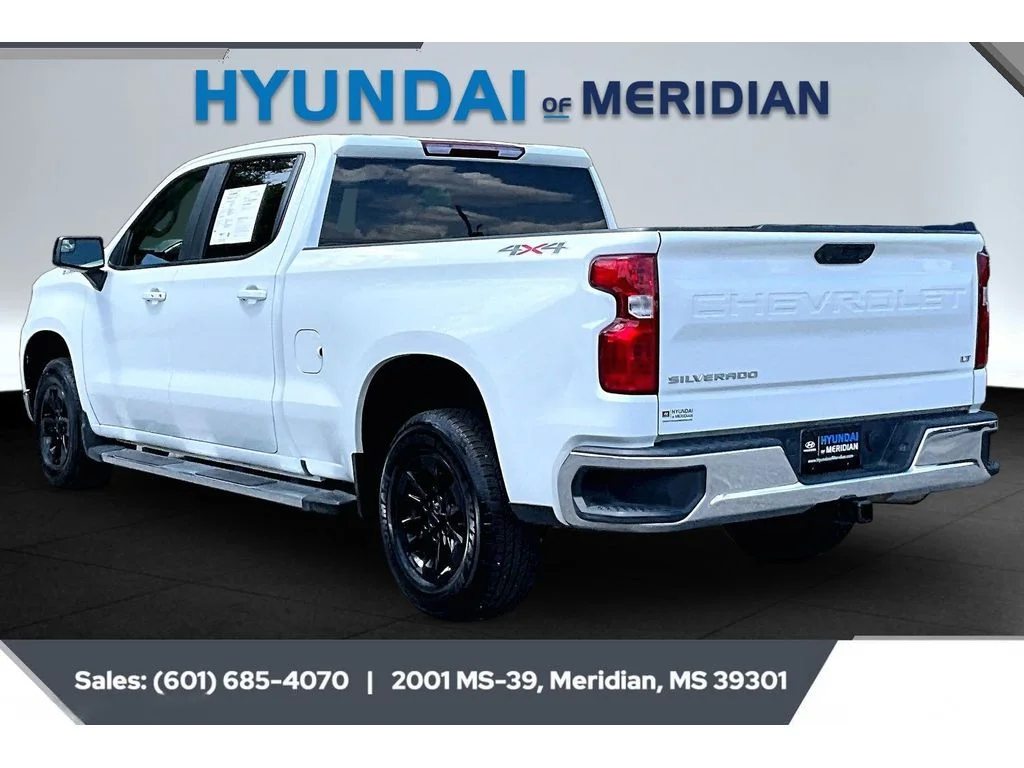 Used 2024 Summit White Chevrolet LT image 2