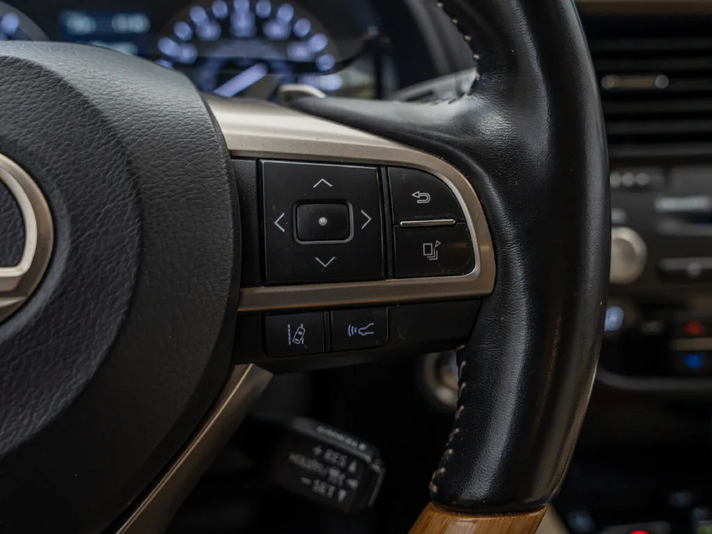 Certified Used 2022 CAVIAR Lexus 350L image 30