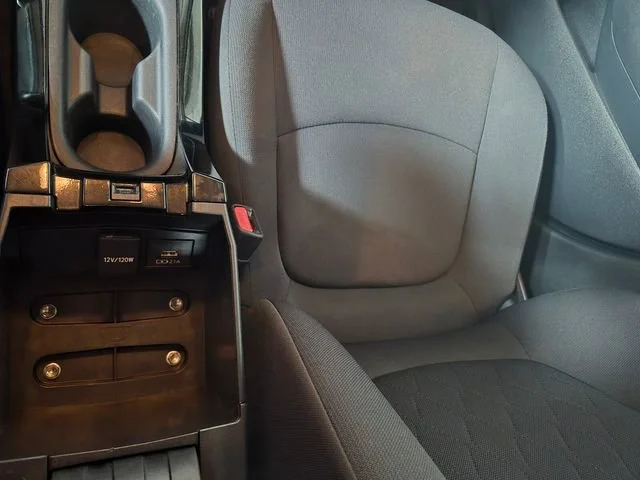 2021 Toyota Corolla LE - Photo 26