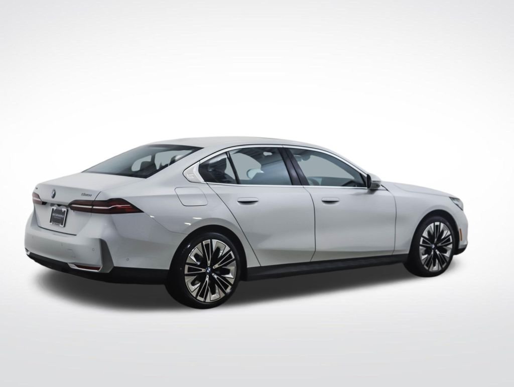 Used 2026 White Metallic BMW 530i xDrive image 5