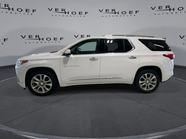 Used 2021 Iridescent Pearl Tricoat Chevrolet Premier image 5