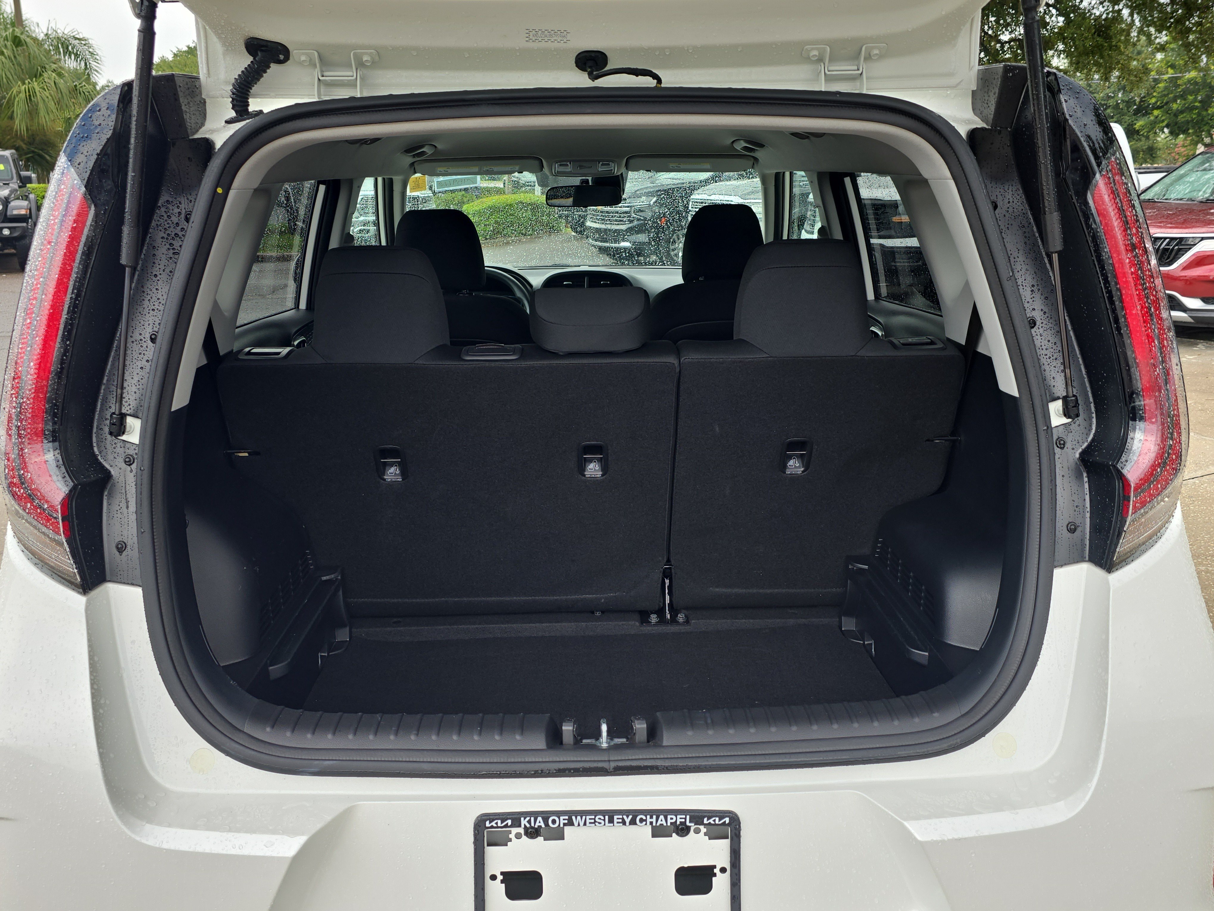 Certified Used 2025 Snow White Pearl Kia LX image 10