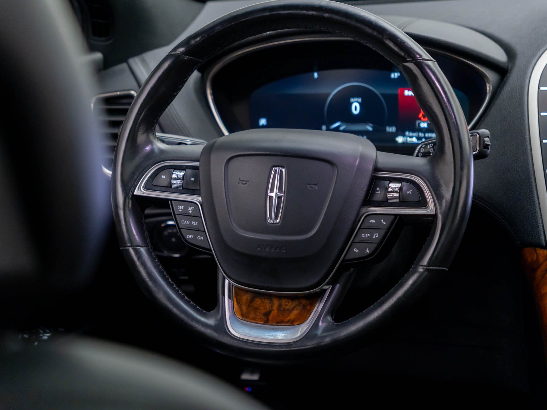 Used 2019 Black Lincoln Select image 11