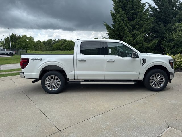 New 2026 Star White Metallic Tri-Coat Ford Lariat image 35
