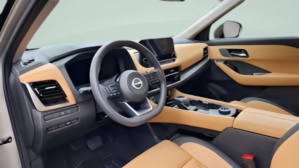 Used 2023 Gold Nissan Platinum image 11