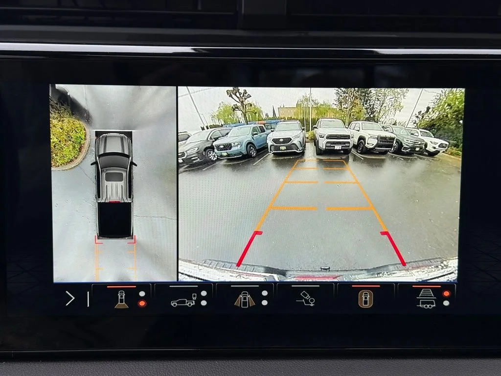 Used 2025 Black GMC AT4 image 27