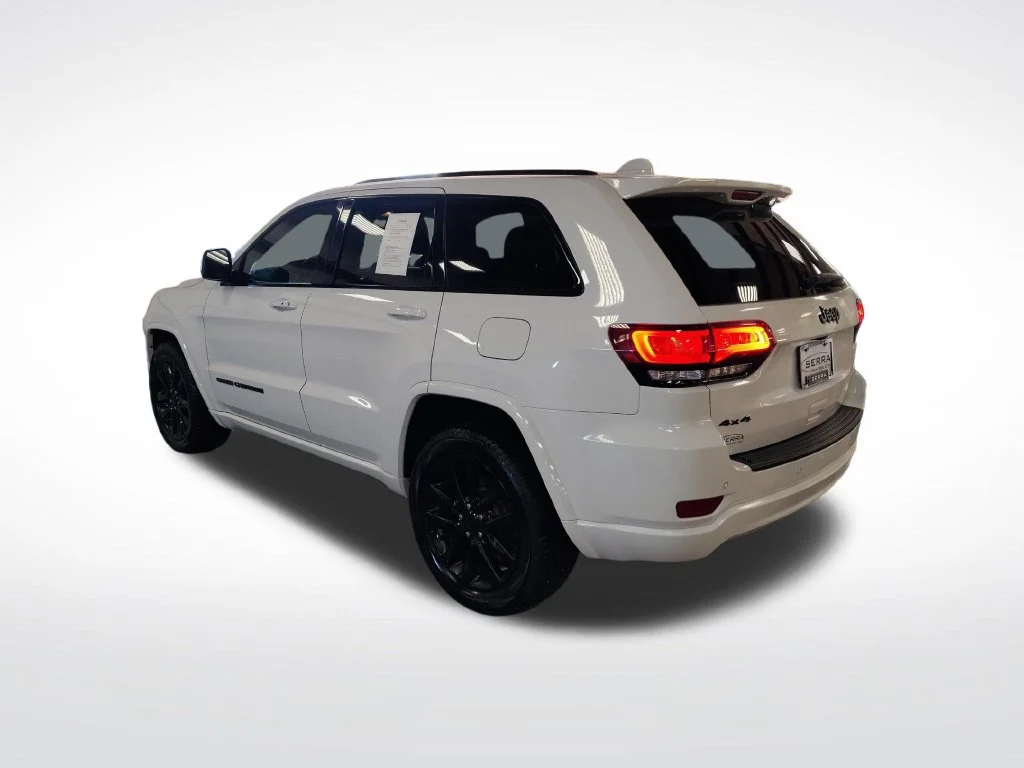 Used 2018 White Jeep Altitude image 3