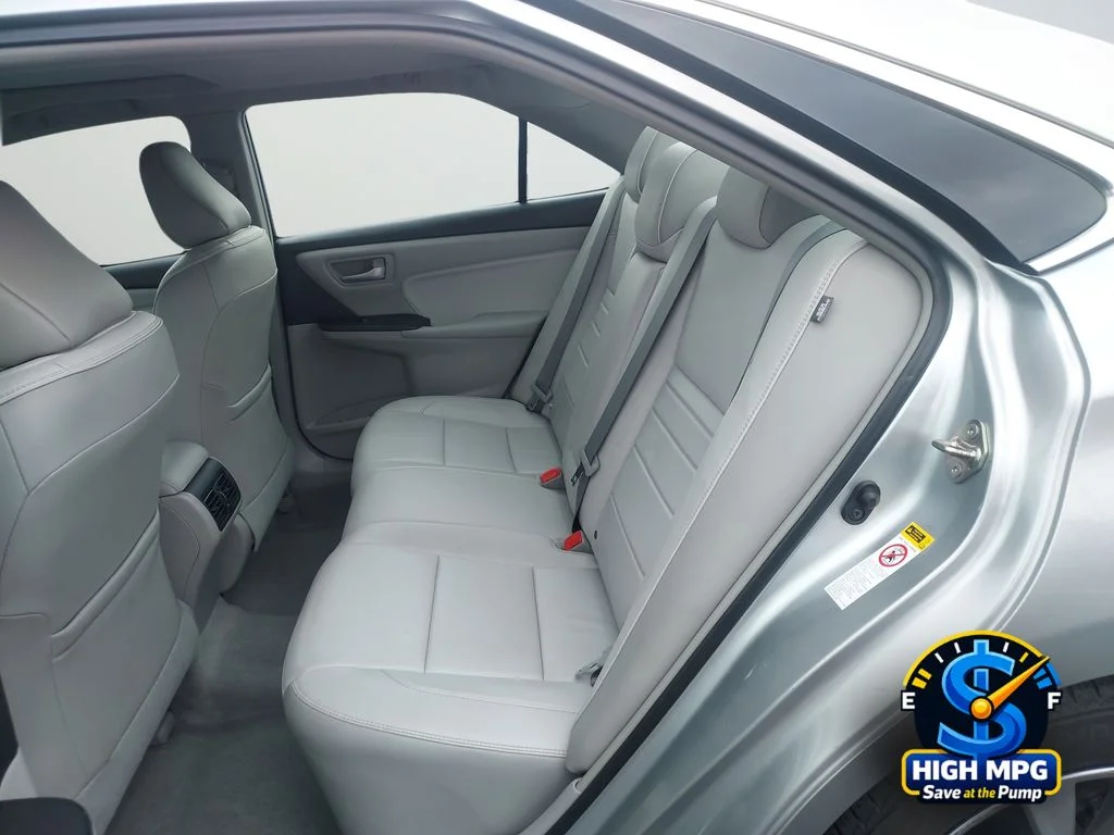 Used 2017 Silver Toyota XLE image 31