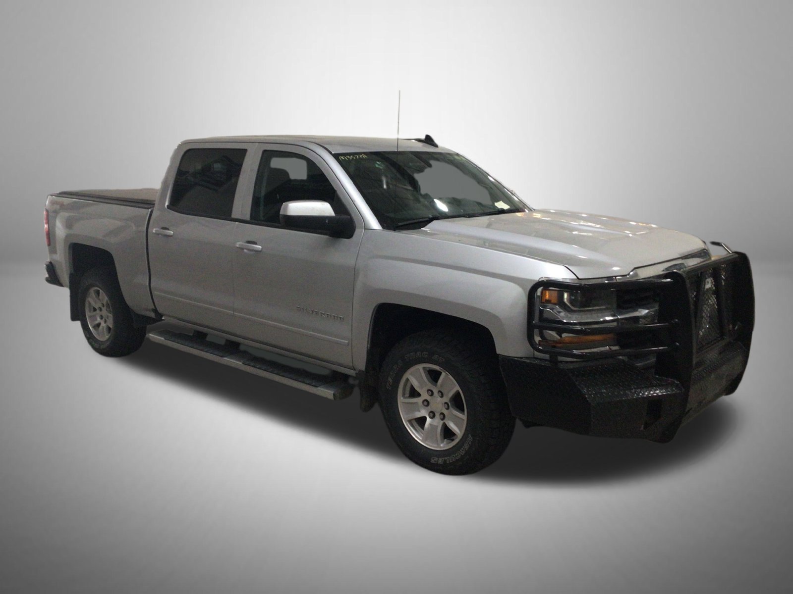 Used 2017 Silver Ice Metallic Chevrolet LT image 3
