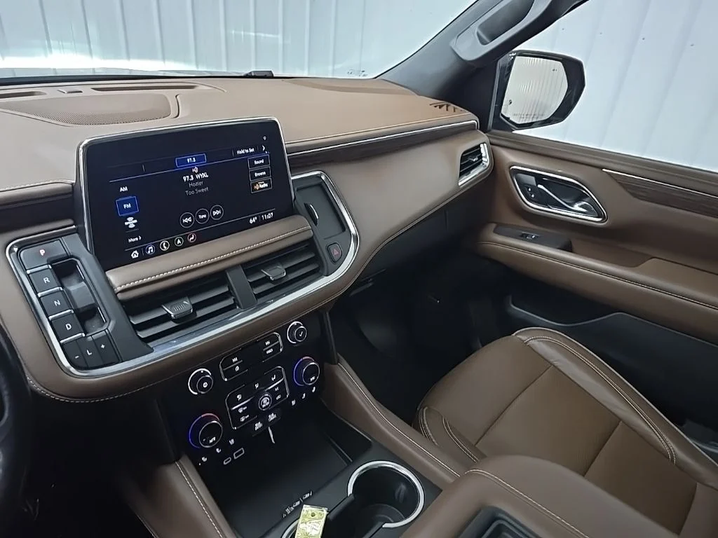 Used 2021 Black Chevrolet High Country image 27