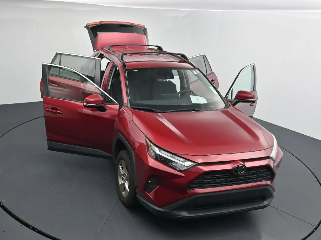 Used 2022 Red Toyota XLE image 24