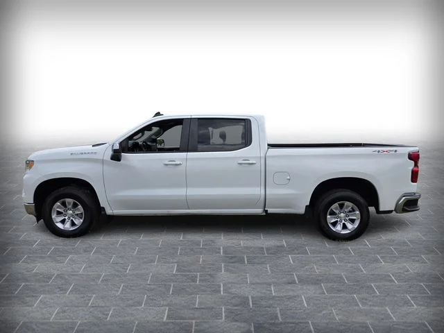 Used 2023 White Chevrolet LT image 4