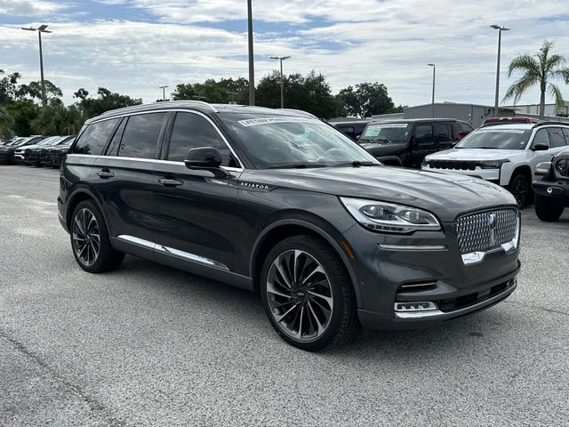 Used 2020 Gray Lincoln Reserve image 2