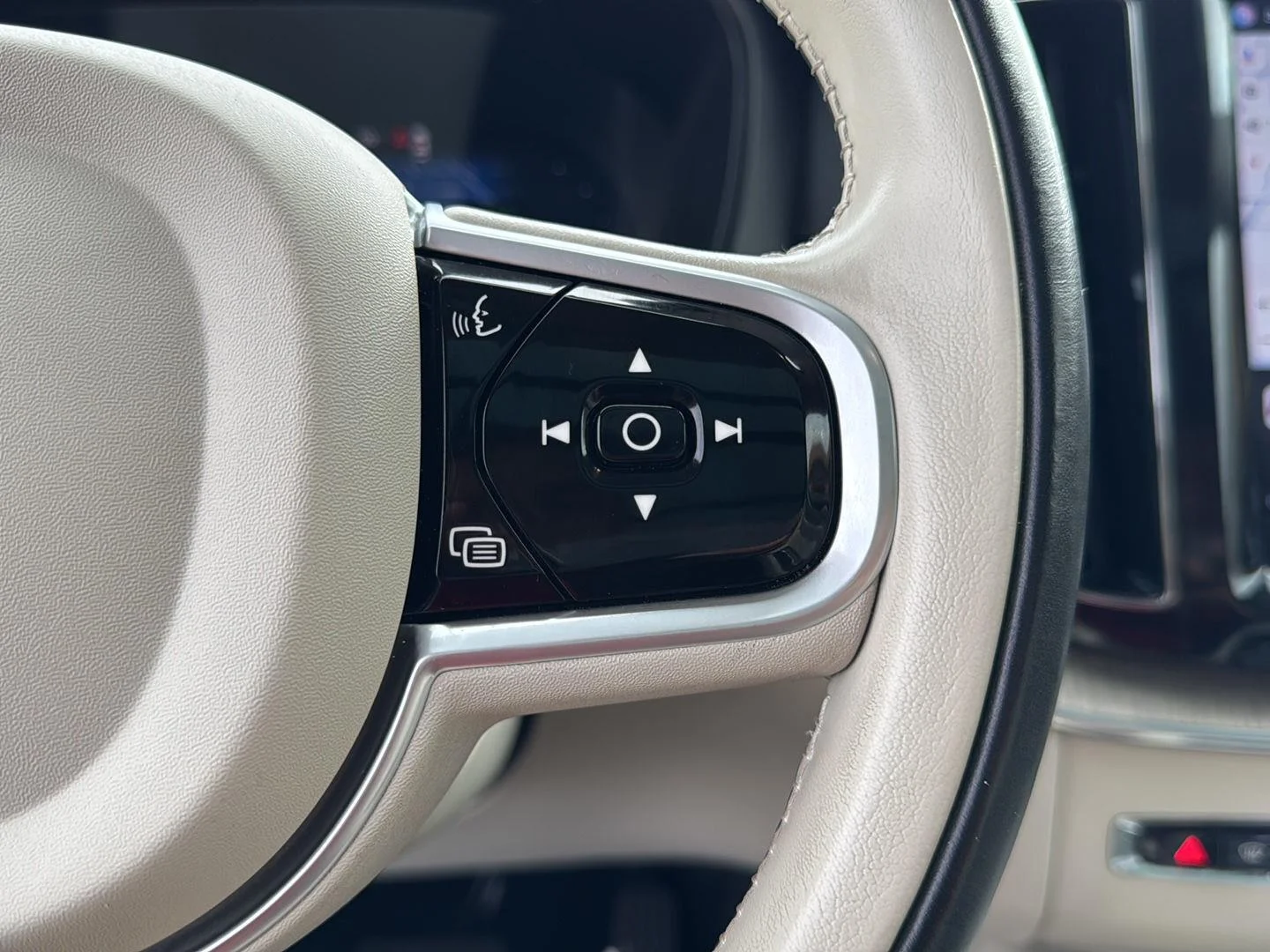 2023 Volvo XC60 Ultimate - Photo 29