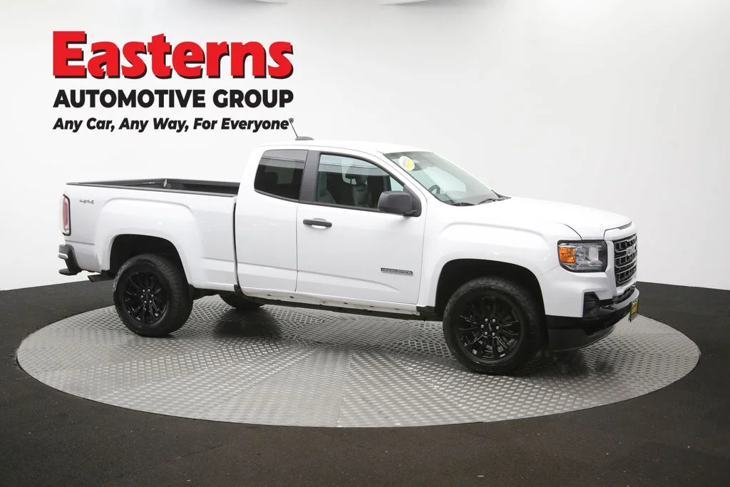 Used 2022 White GMC Elevation Standard image 46