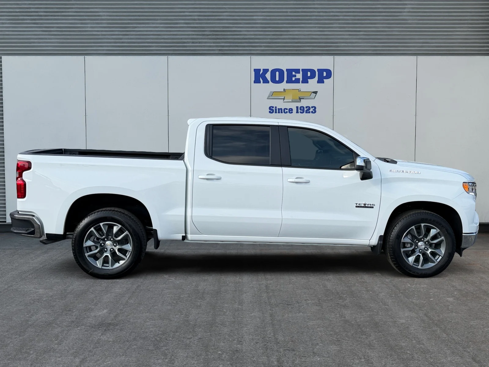 New 2026 Summit White Chevrolet LT image 6