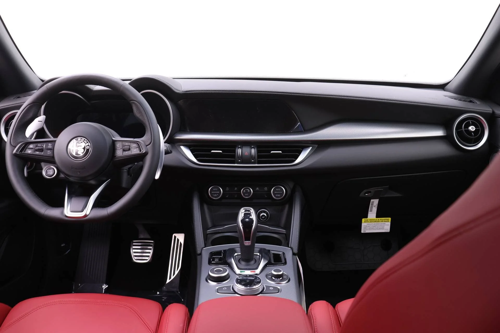 New 2026 Milano White Exterior Paint Alfa Romeo Base image 8