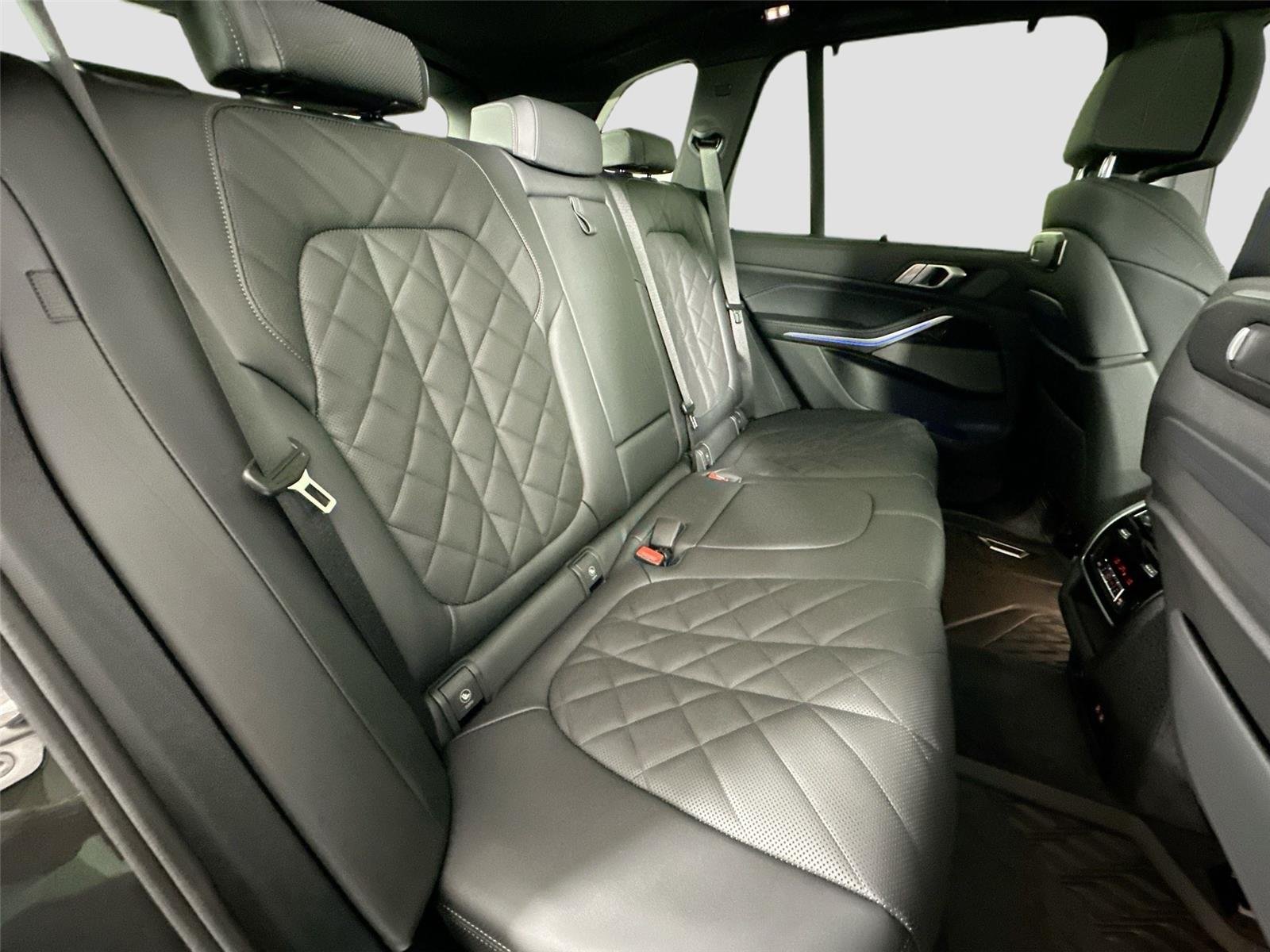 2026 BMW X5 M60i - Photo 29