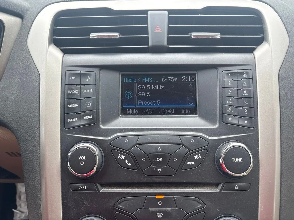 Used 2014 Tuxedo Black Metallic Ford SE image 19