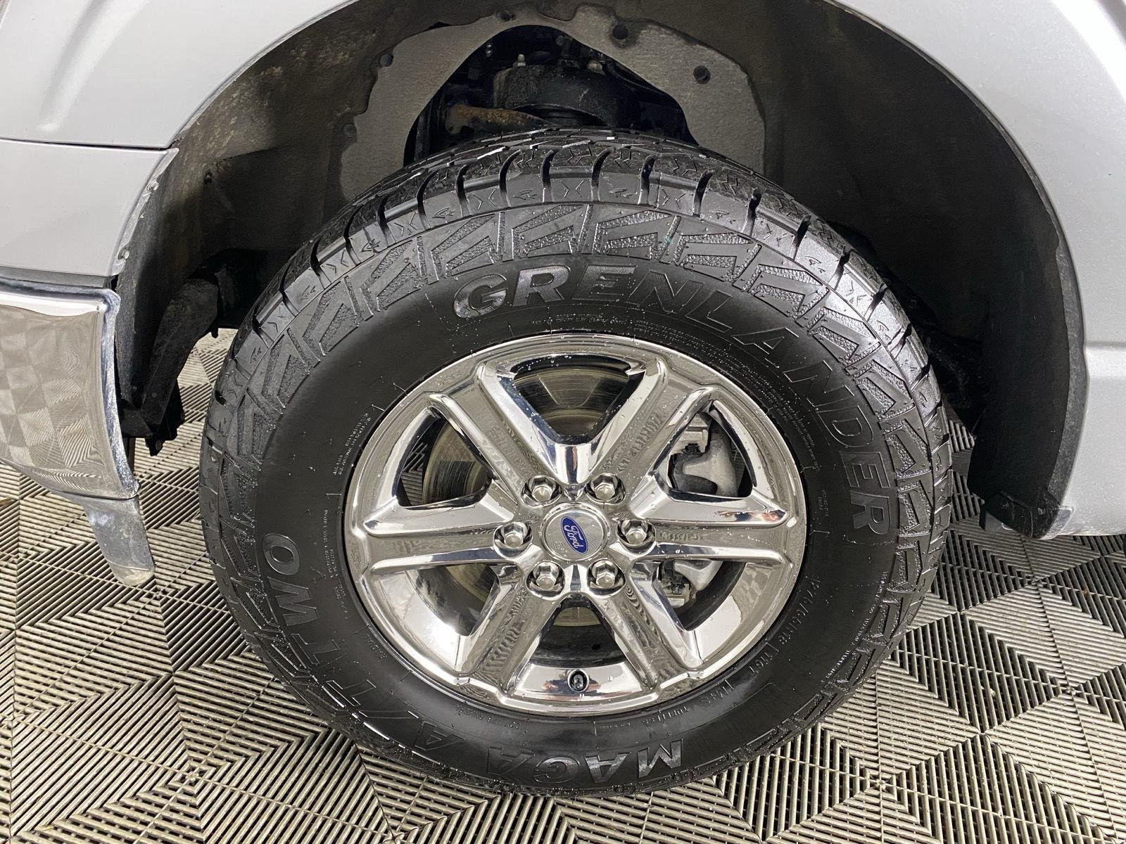 Used 2025 Iconic Silver Ford XLT image 23