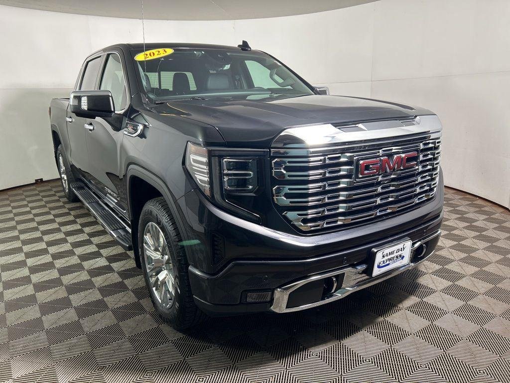 Used 2023 Titanium GMC Denali image 4