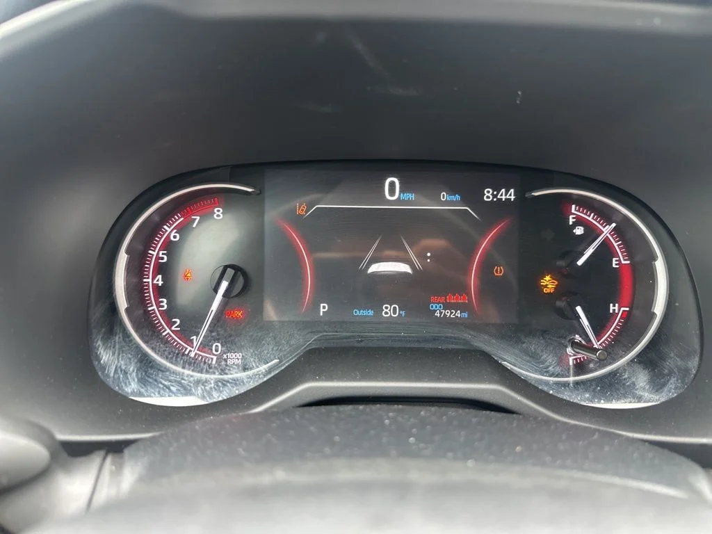 2024 Toyota RAV4 LE - Photo 13