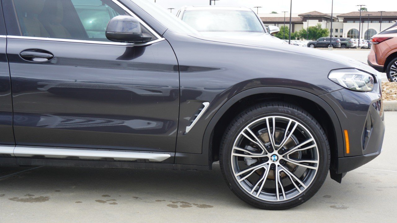 Used 2022 Gray BMW sDrive30i image 9