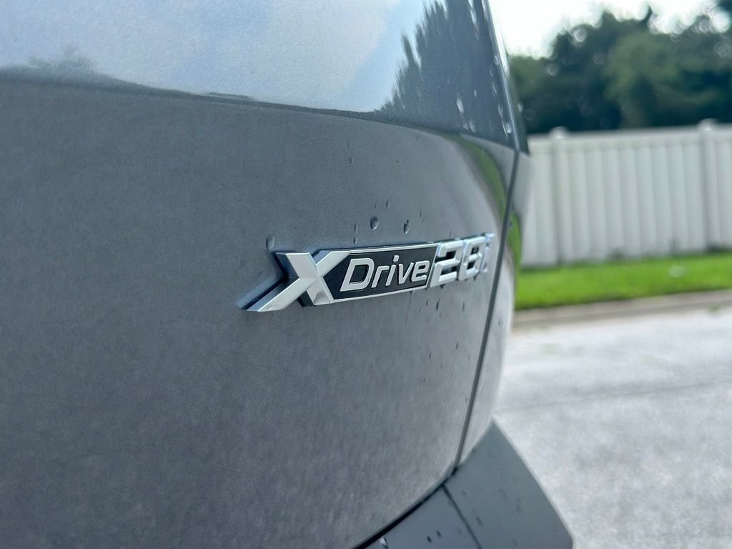 New 2026 Skyscraper Grey Metallic BMW xDrive28i image 12