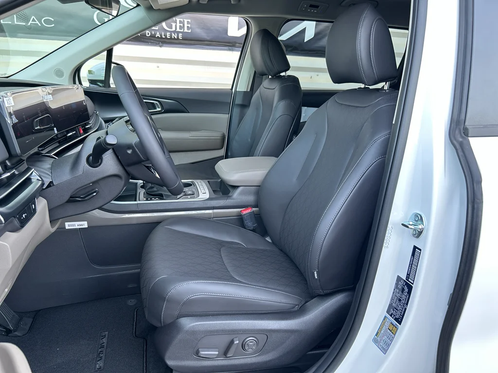 New 2026 Snow White Kia LXS image 9