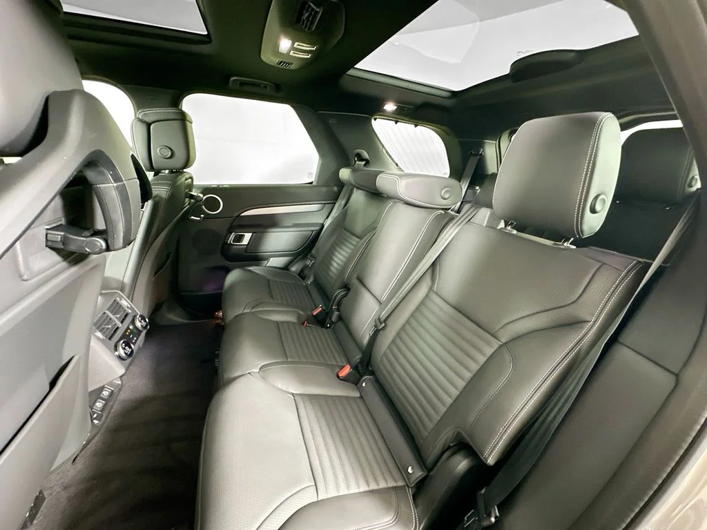 2025 Land Rover Discovery Dynamic SE - Photo 22