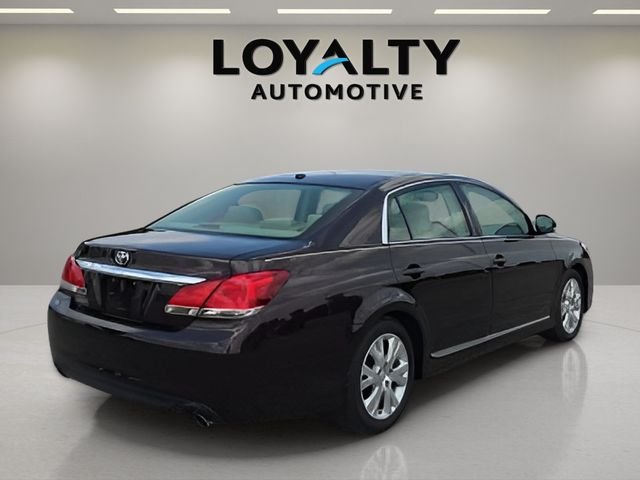 Used 2011 Red Toyota Base image 5