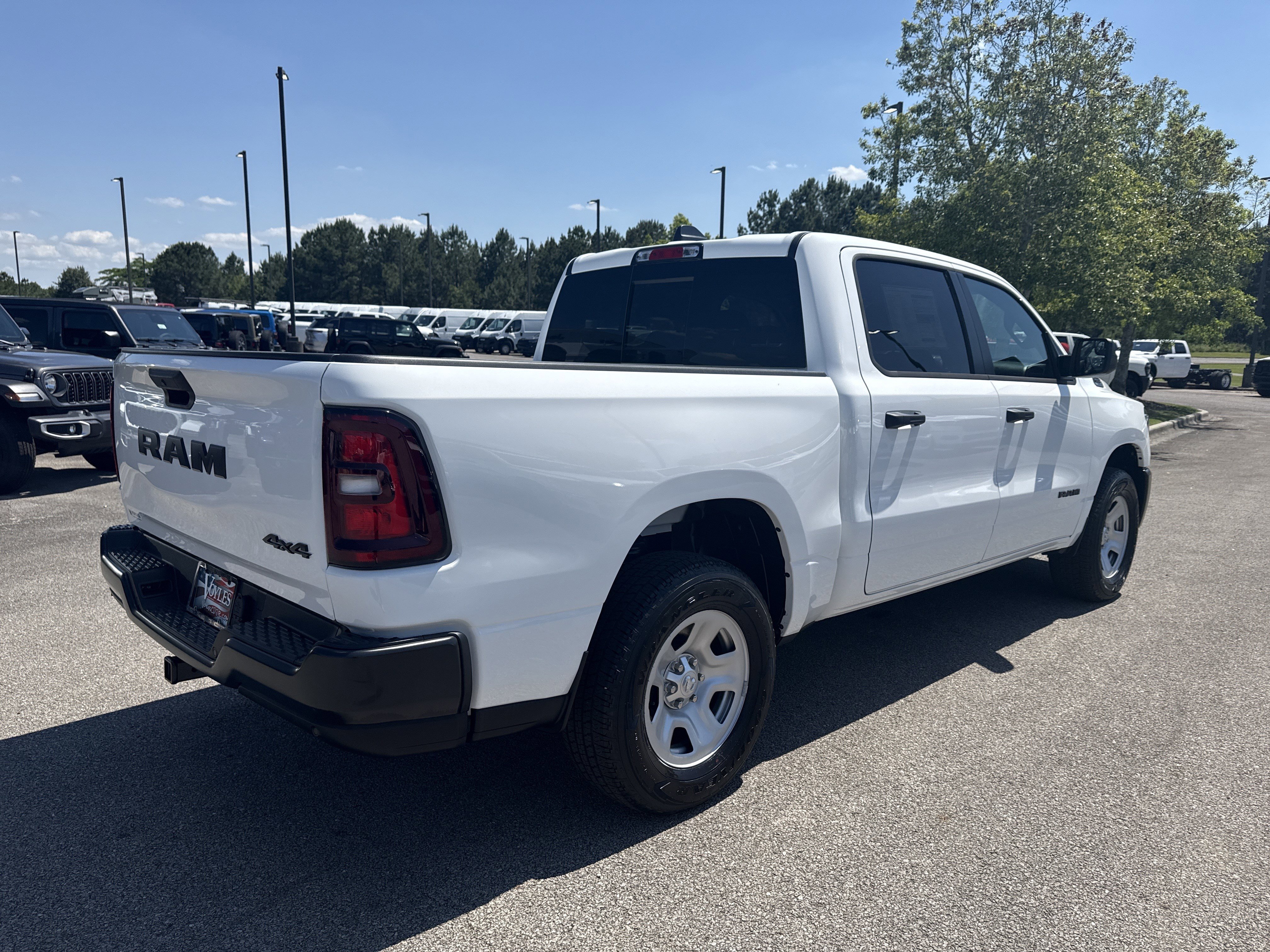 New 2026 Bright White Clear-Coat Exterior Paint RAM Tradesman image 7