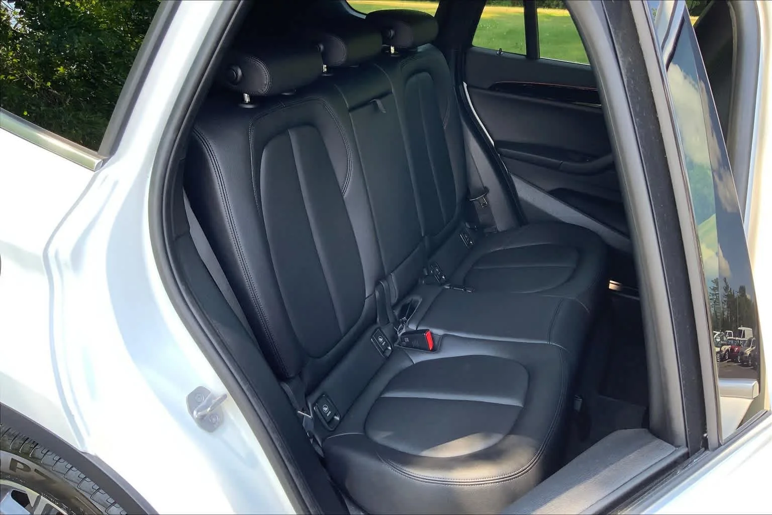 Used 2020 Alpine White BMW xDrive28i image 19