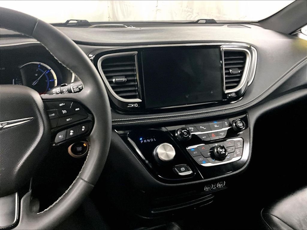 Used 2024 White Chrysler Select S Appearance image 25
