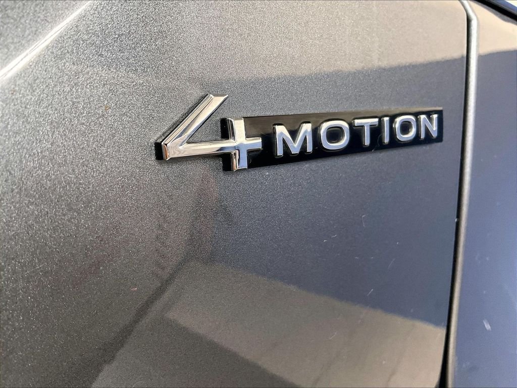 Used 2025 Gray Volkswagen 2.0T SEL image 30